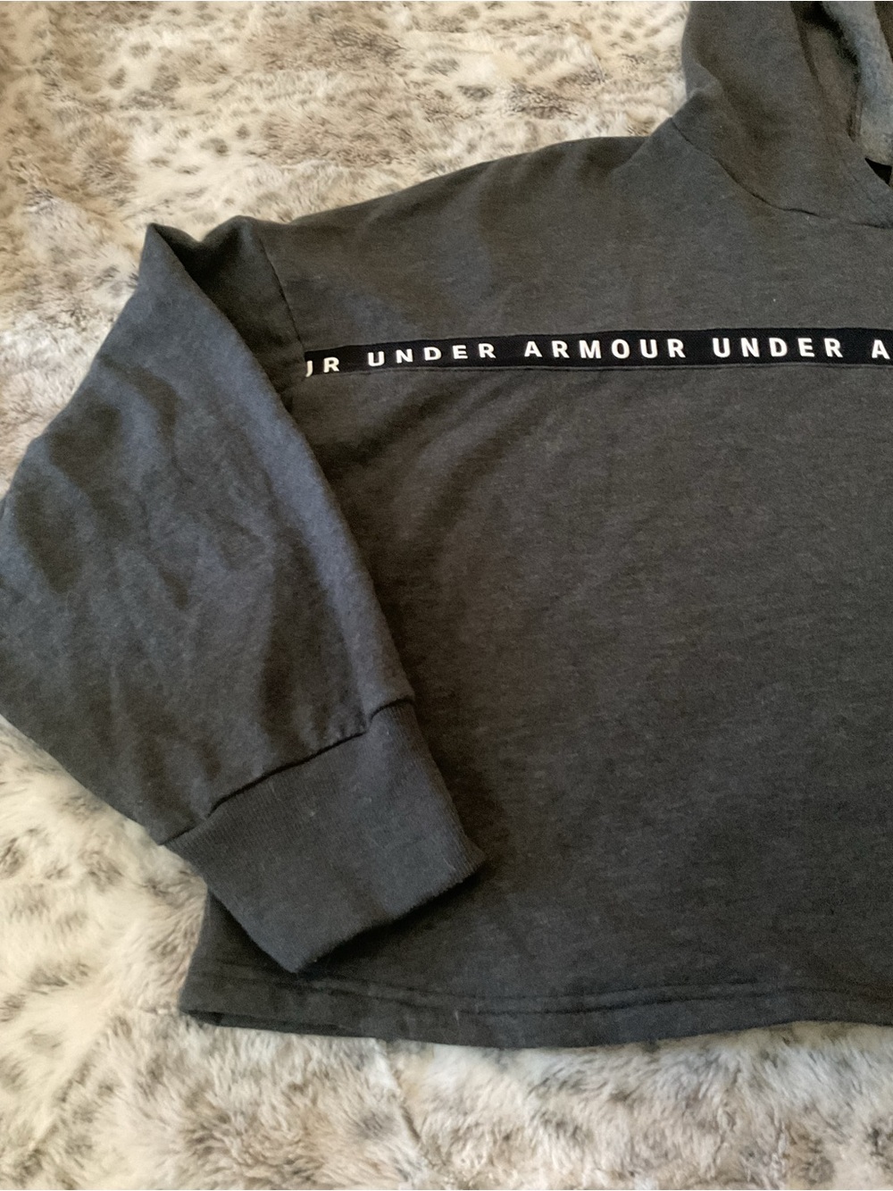 Women’s Under Armour Black Cropped Hooded Pullover with Logo Tape size Xl - Picture 2 of 8